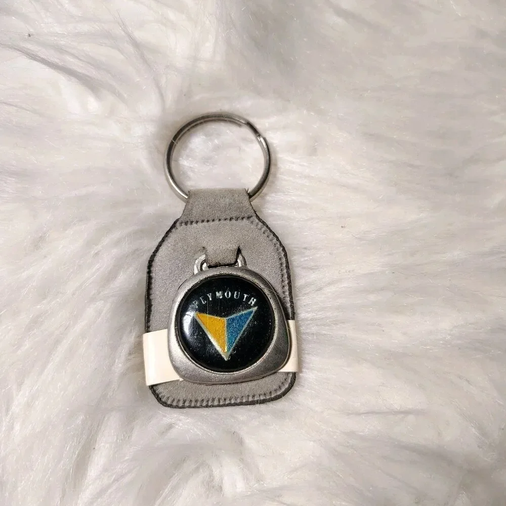 VERY 🇺🇸 COOL 1970s “PLYMOUTH” AUTOMOTIVE  KEYCHAIN KEYRING/KEYFOB/RT1